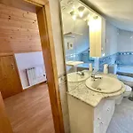 Estudio Com Cozinha E Casa De Banho! Alloggio in famiglia *