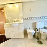 Estudio Com Cozinha E Casa De Banho! Alloggio in famiglia *