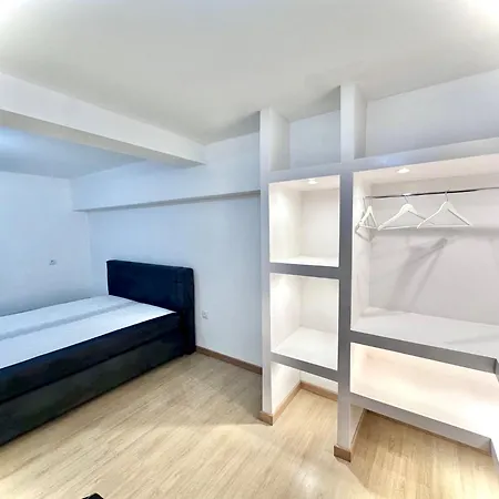 Homestay szállás Confortavel Em T2 Com Cozinha Compartilhada *