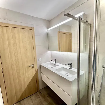 Estudio Com Cozinha E Casa De Banho! Quarto em Acomodações Particulares Bragança