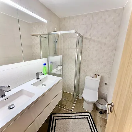 Confortavel Em T2 Com Cozinha Compartilhada Bragança