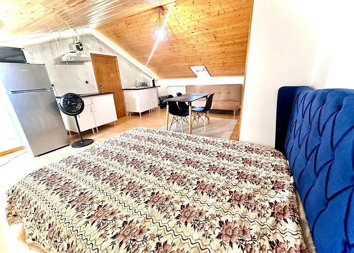 Estudio Com Cozinha E Casa De Banho! 홈스테이 *